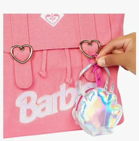 BARBIE  Clothes Set, Beach-Themed with Swimsuit, 5 Acessories - Picture 5 of 5